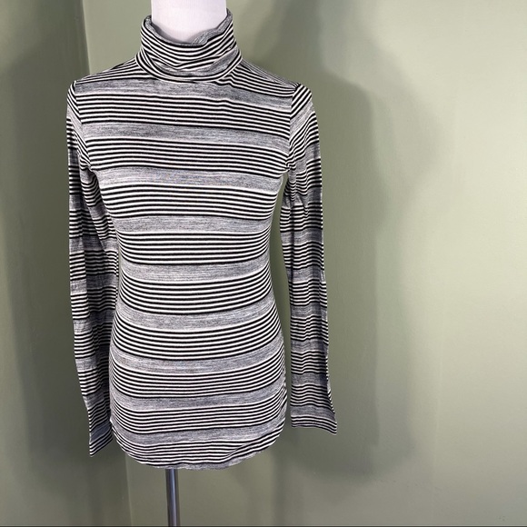 M SO turtleneck - Picture 7 of 7